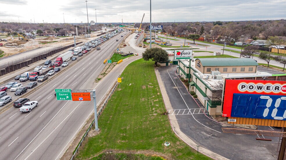 More Photos Of 410 W Elmore Ave, Dallas Auto Dealership For Sale