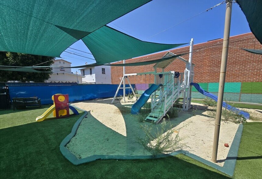 More Photos Of 175-177 S Robertson Blvd, Beverly Hills Storefront For Lease