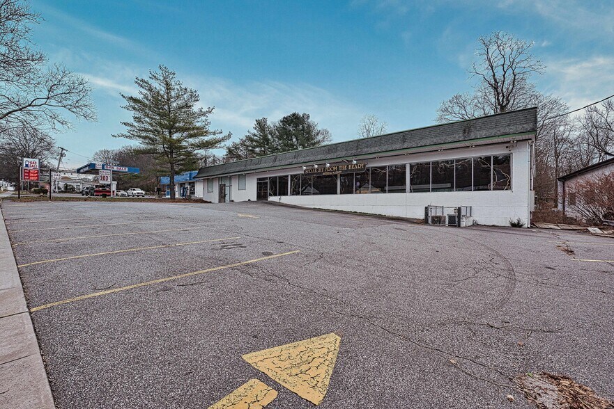 More Photos Of 80 E Main St, Huntington General Retail For Sale