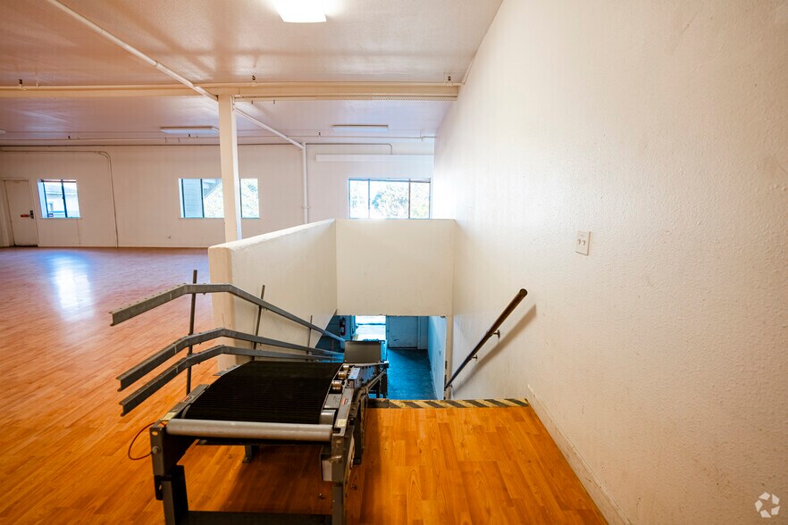 More Photos Of 842 Lighthouse Ave, Monterey Freestanding For Lease