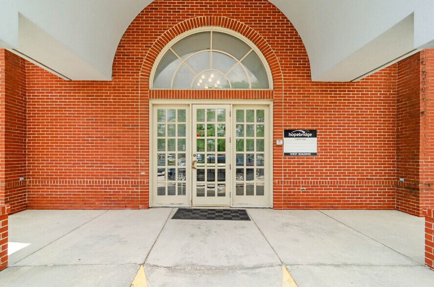 More Photos Of 6635 E 21st St, Indianapolis Medical For Sale