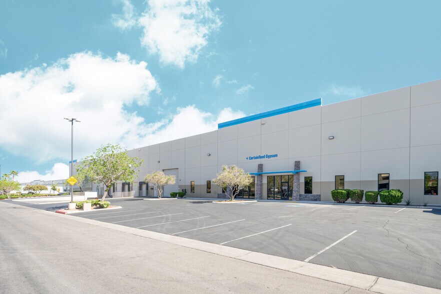 More Photos Of 3838 Civic Center Dr, North Las Vegas Warehouse For Lease