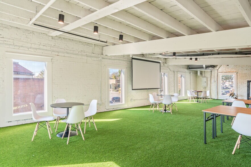 More Photos Of 828 N Broadway St, Knoxville Coworking Space