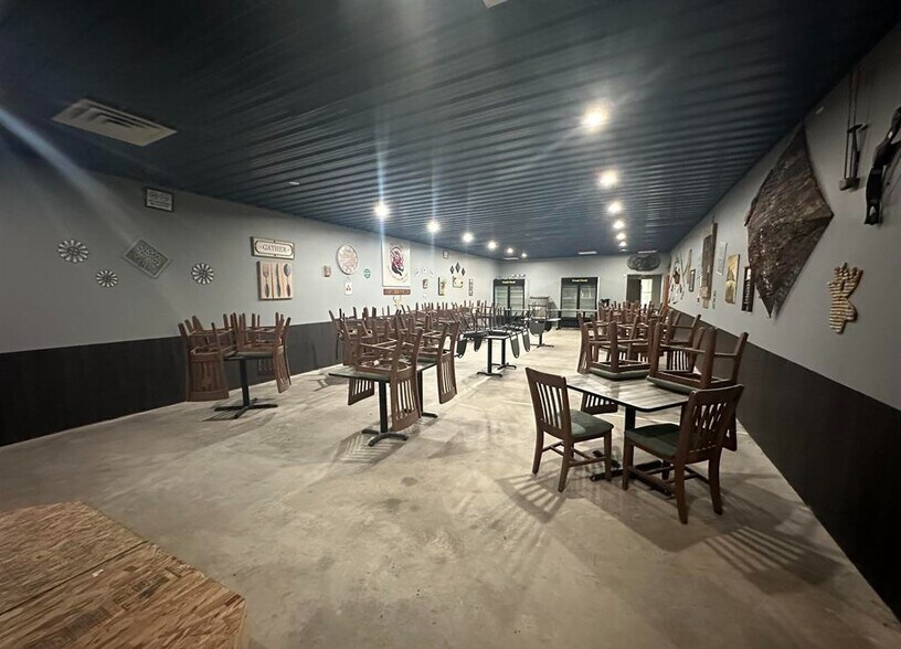 More Photos Of 504 Main St, Varna Restaurant For Sale