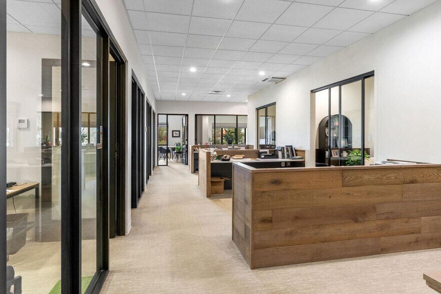 More Photos Of 12 Penny Ln, Gallatin Gateway Showroom For Sale