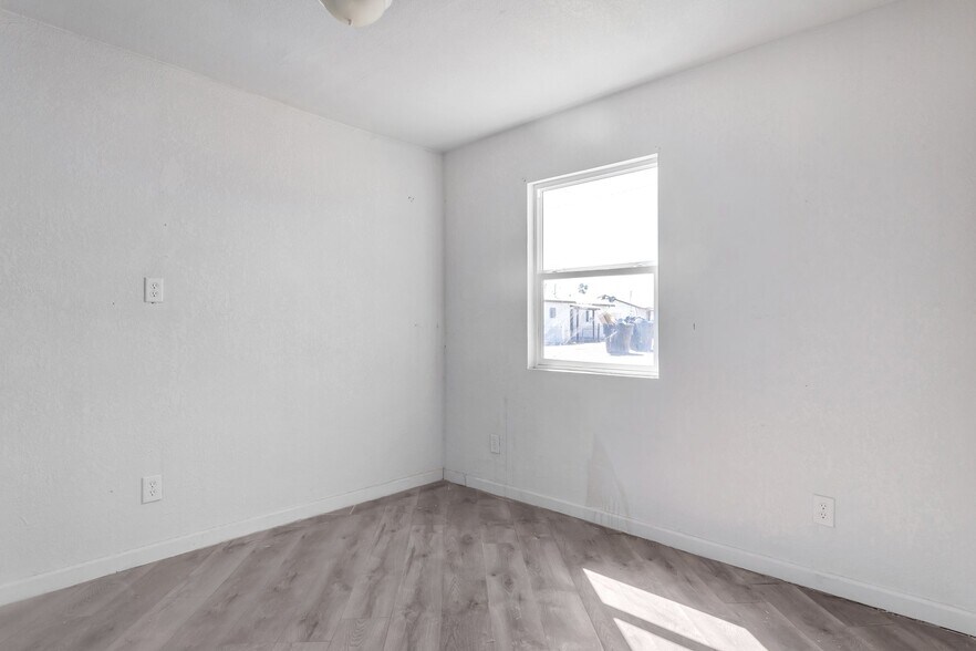 More Photos Of 313 W Jones Ave, Phoenix Apartments For Sale