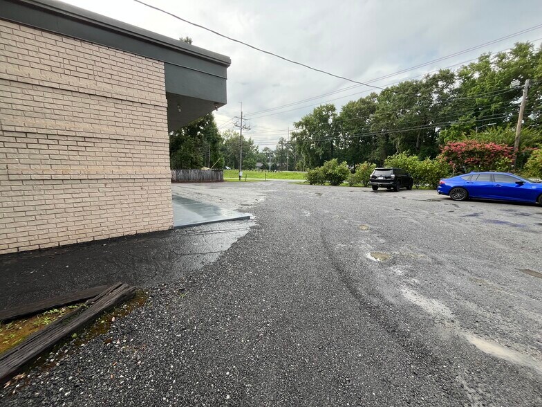More Photos Of 2707 Idamor Dr, Charleston Daycare Center For Sale