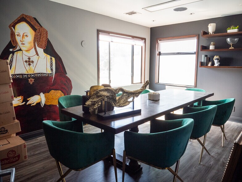 More Photos Of 1519 Wilshire Blvd, Santa Monica Restaurant For Sale