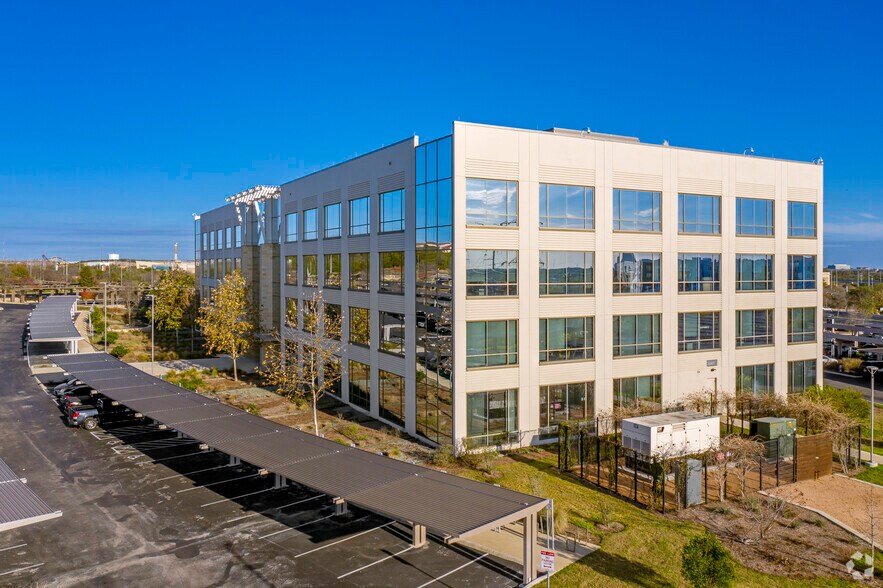 More Photos Of 15935 La Cantera Pky, San Antonio Office For Lease