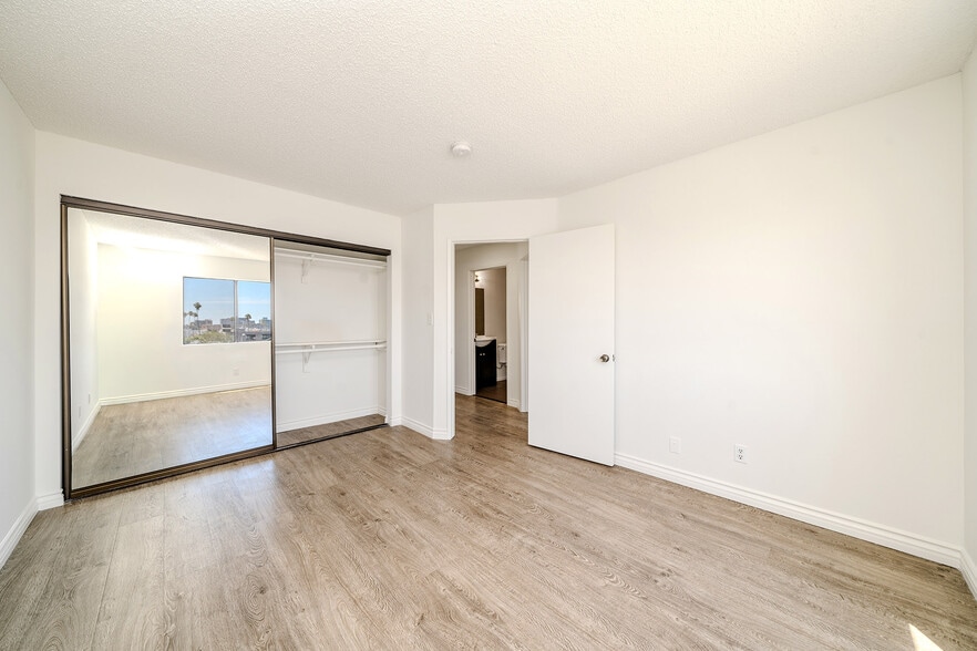 More Photos Of 313 N Alexandria Ave, Los Angeles Apartments For Sale