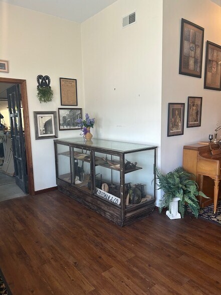 More Photos Of 203 1st St, Martinsburg General Retail For Sale