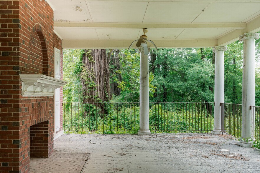 More Photos Of 37-60 Blackburn Rd, Selkirk Apartments For Sale