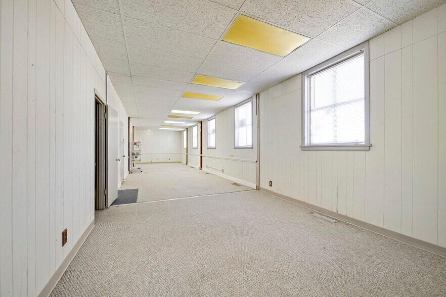 More Photos Of 120 S Liberty St, Independence Office For Sale