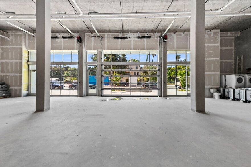 More Photos Of 160 S Ventura Ave, Ventura Apartments For Lease