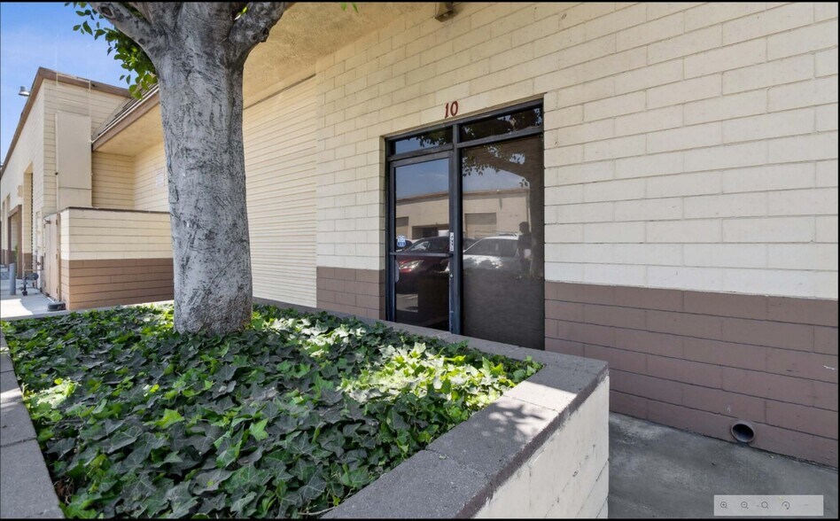 More Photos Of 12455 Branford St, Pacoima Warehouse For Lease