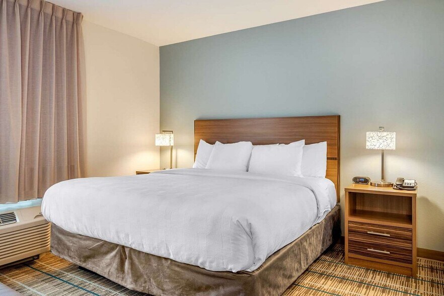 More Photos Of 3 Amlajack Blvd, Newnan Hotel For Sale