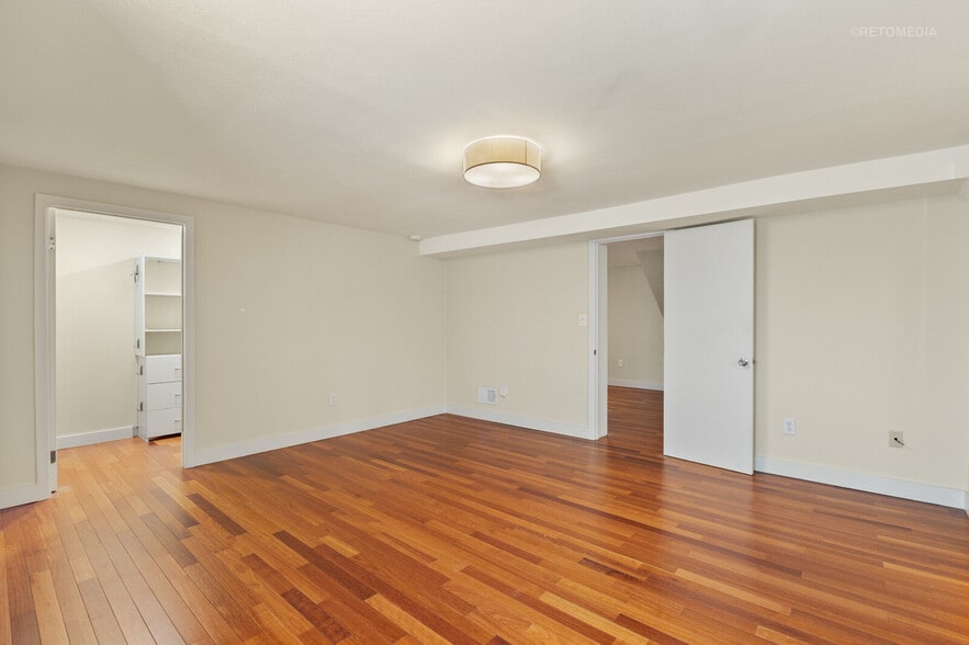 More Photos Of 2222 NW Irving St, Portland Apartments For Sale