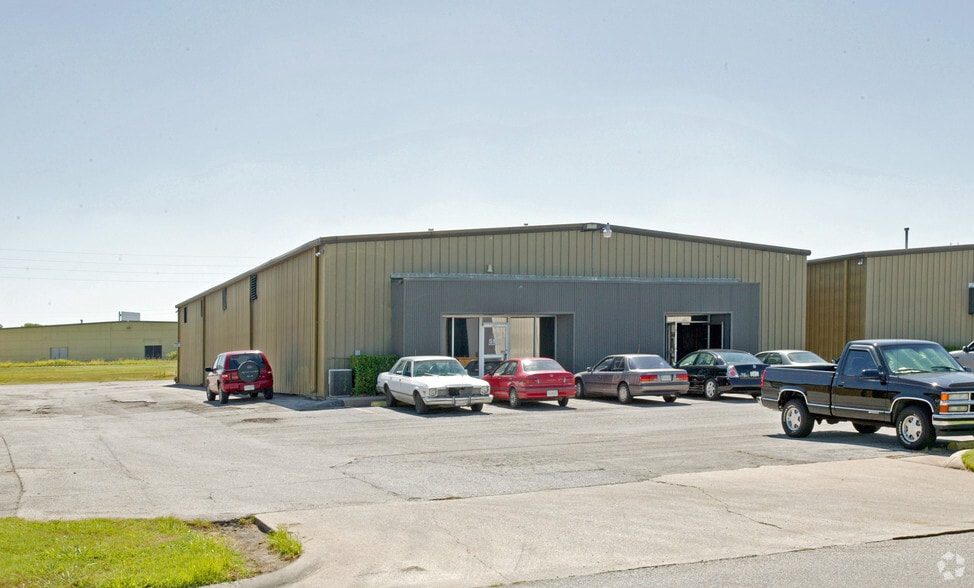 More Photos Of 1863 N 106th Ave, Tulsa Manufacturing For Sale