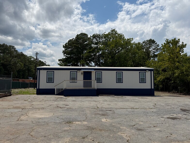 More Photos Of 3915 Covington Hwy, Decatur Land For Lease