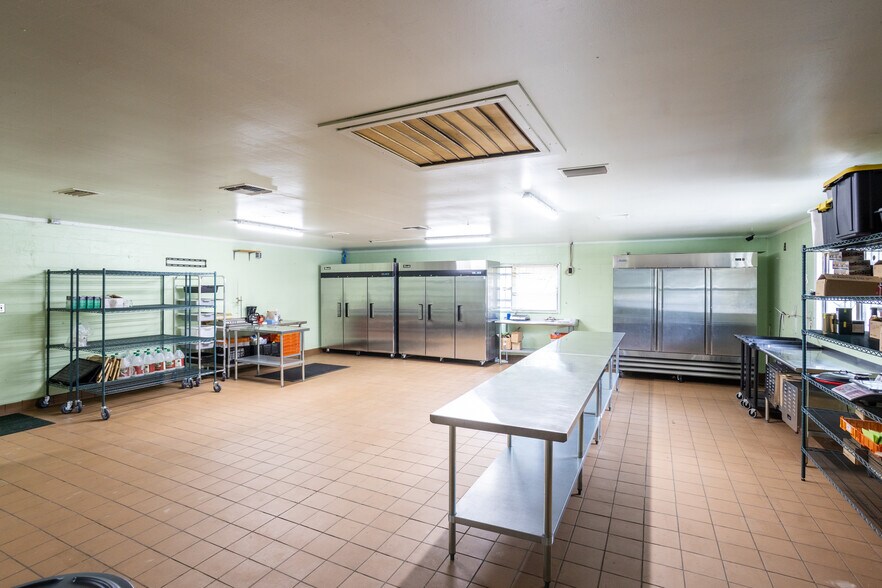 More Photos Of 10204 Se State Road 100, Starke Flex For Sale