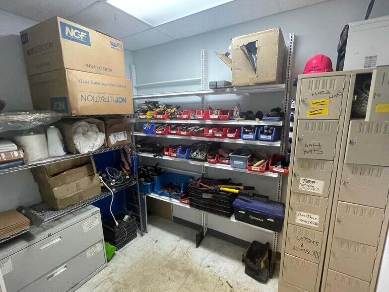 More Photos Of 875 Lakeview Dr, Deland Warehouse For Sale