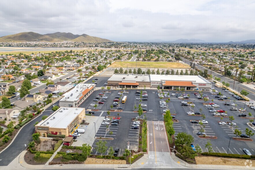 More Photos Of 25904-25906 Newport Rd, Menifee Storefront For Lease