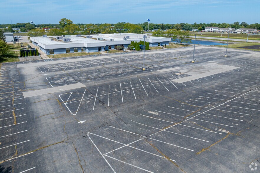More Photos Of 9001 S Walnut St, Daleville Office For Lease