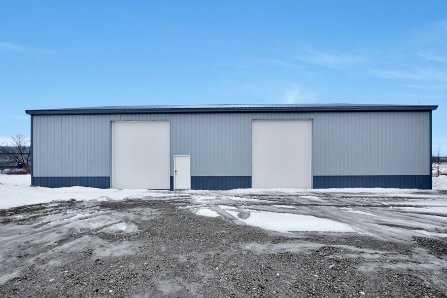 More Photos Of 5263 Harrisburg Pike, Grove City Warehouse For Lease