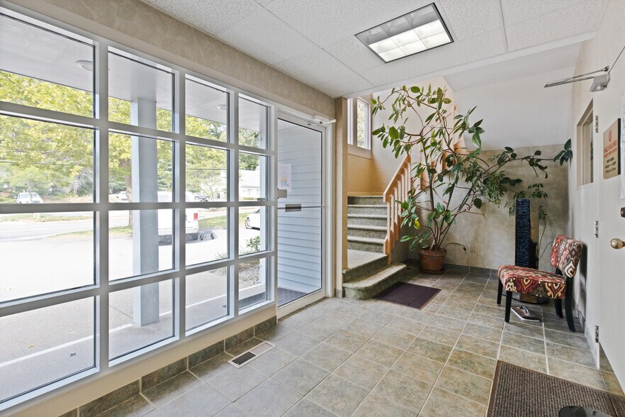 More Photos Of 155 Sycamore St, Glastonbury Office For Lease