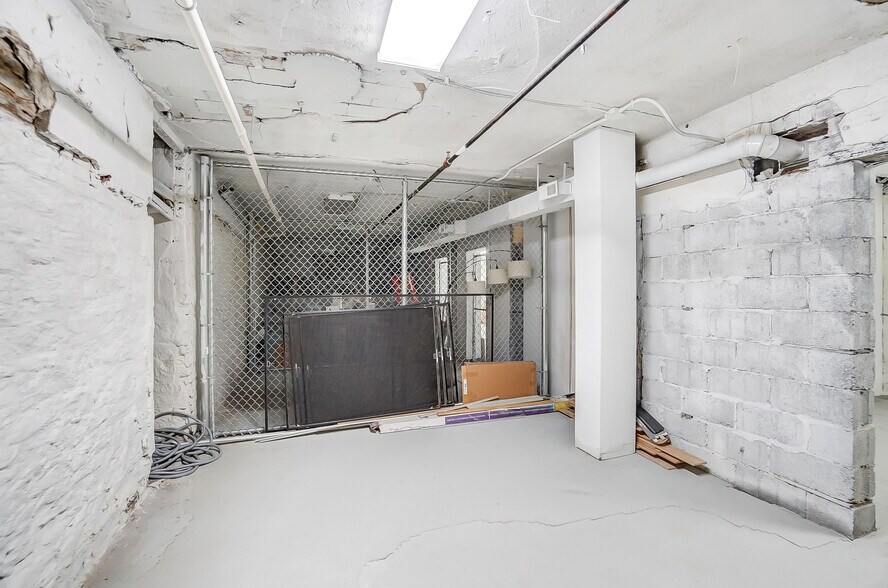 More Photos Of 1523 Republic St, Cincinnati Office Residential For Sale