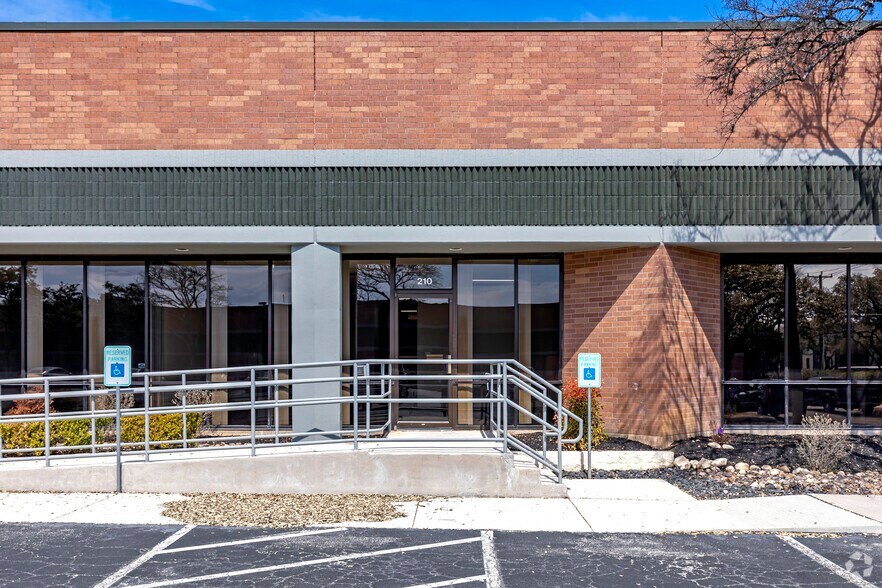 More Photos Of 12000 Network Blvd, San Antonio Unknown For Lease