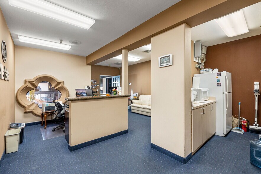 More Photos Of 73101 Highway 111, Palm Desert General Retail For Sale