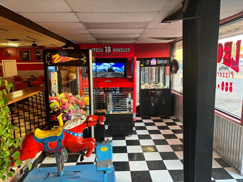 More Photos Of 901 E St, Snyder General Retail For Sale