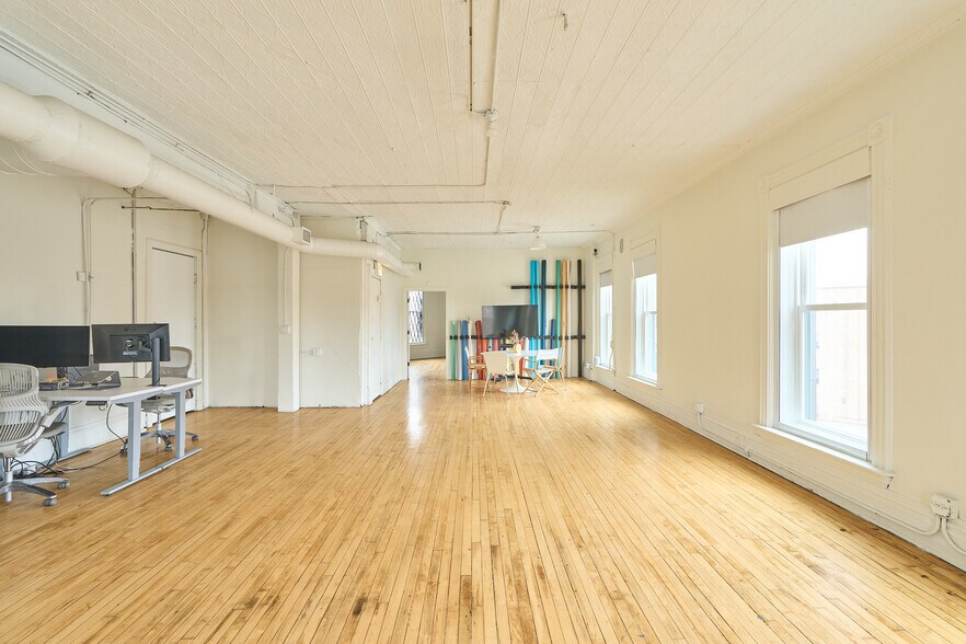 More Photos Of 1539 N Damen Ave, Chicago Office For Lease