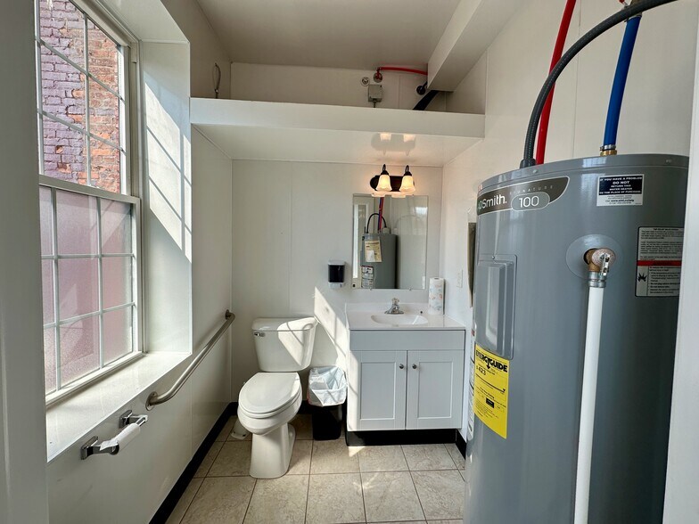 More Photos Of 4 Thomas St, Holley Restaurant For Sale