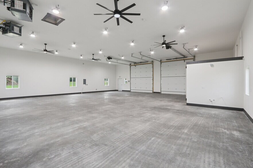 More Photos Of 407 Wengel dr, Reedsburg Light Manufacturing For Lease