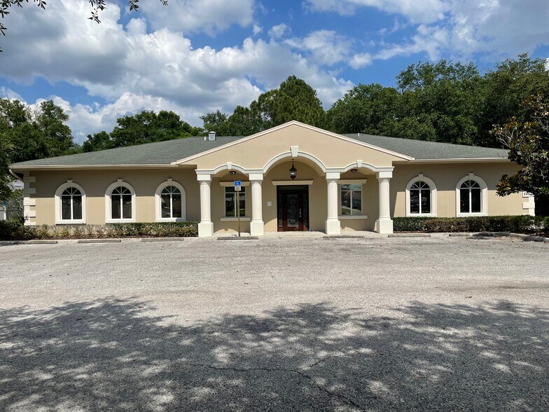 Primary Photo Of 8407 Pinehurst Dr, Tampa Office For Lease