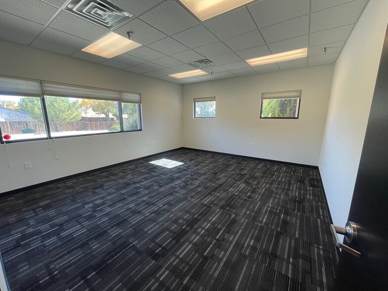 More Photos Of 2700 Farmington Ave, Farmington Office For Sale