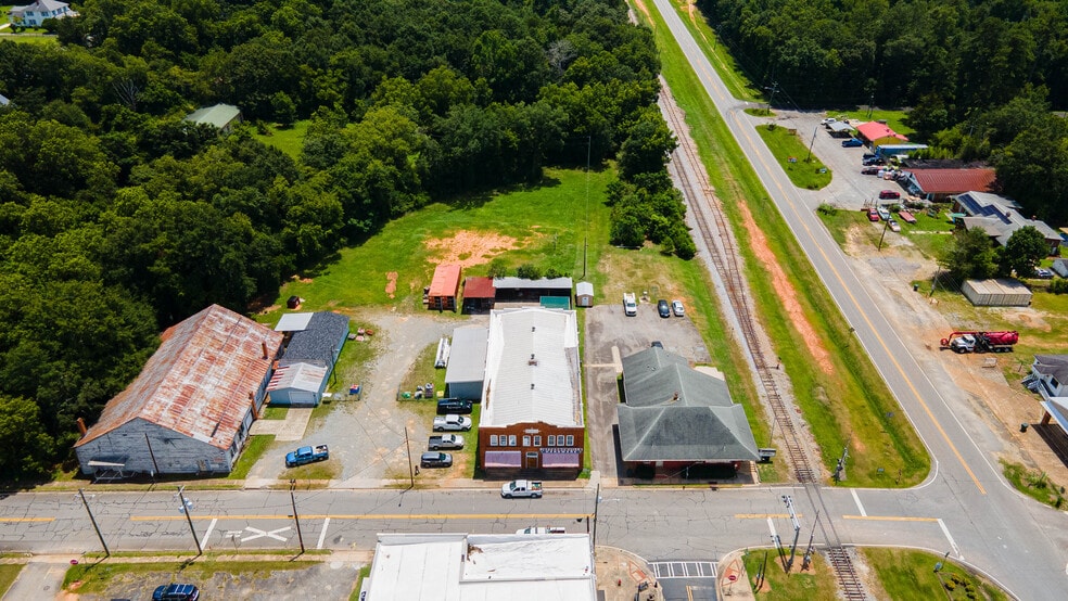 More Photos Of 36 Church St N, Jeffersonville Light Manufacturing For Sale