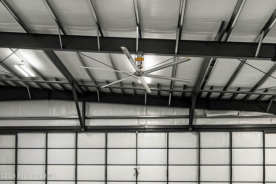More Photos Of 805 Tower Access Rd, Melbourne Airplane Hangar For Sale