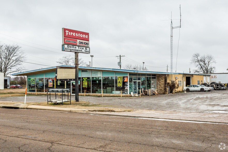 Primary Photo Of 1568 Us-61, Tunica Showroom For Sale