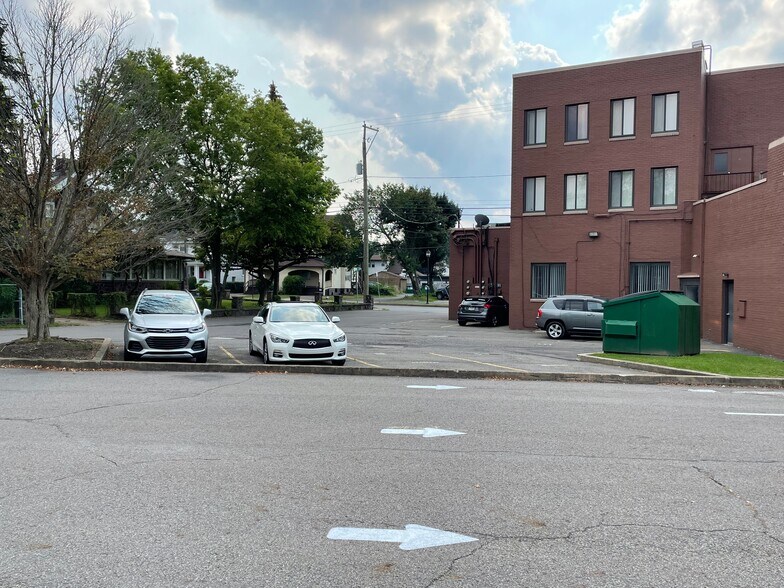 More Photos Of 983 Wyoming Ave, Kingston Freestanding For Lease