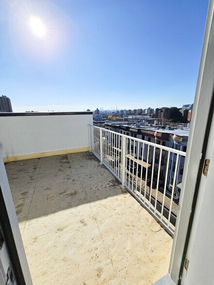 More Photos Of 686 Eagle Ave, Bronx Apartments For Sale