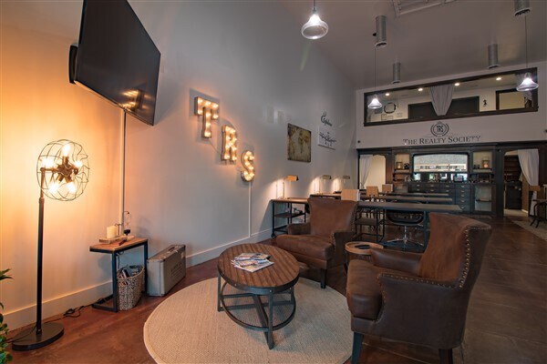 More Photos Of 7451 Monterey St, Gilroy Storefront Retail Office For Sale