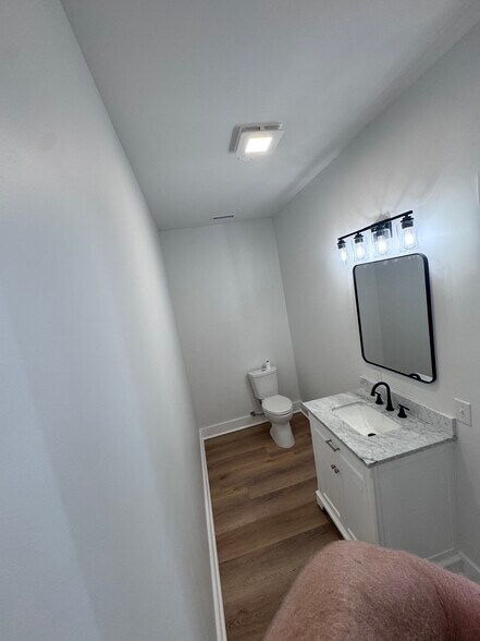 More Photos Of 118 McSween Ave, Newport Office For Sale