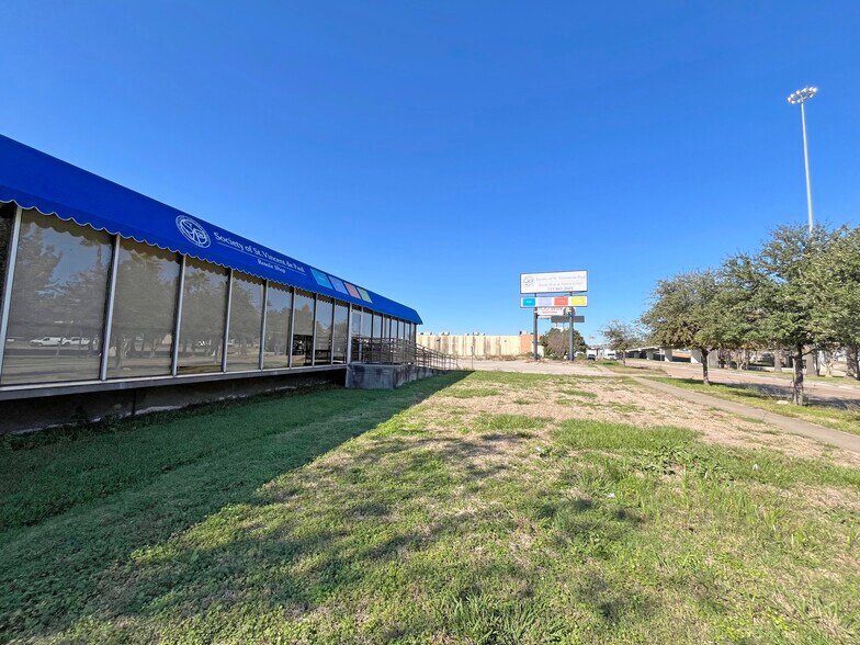 More Photos Of 6654 Gulf Fwy, Houston Warehouse For Sale
