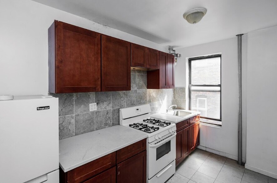 More Photos Of 1692 Grand Concourse, Bronx Apartments For Sale