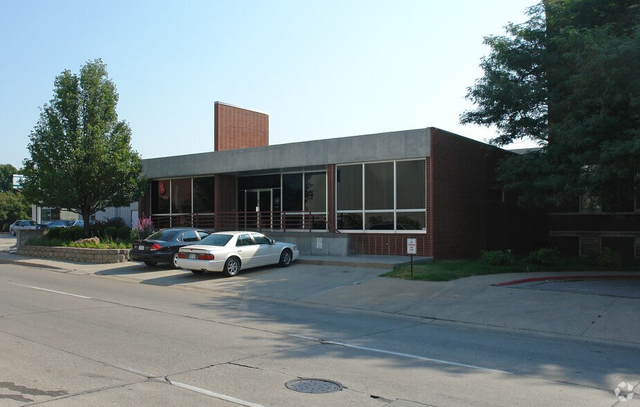 More Photos Of 117 S 25th St, Omaha Office For Lease