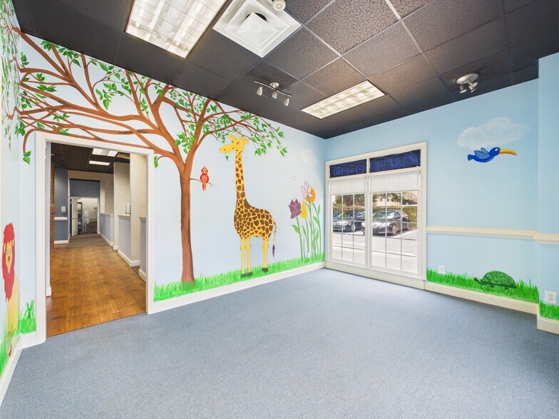 More Photos Of 7559 Kayne Blvd, Columbus Freestanding For Lease