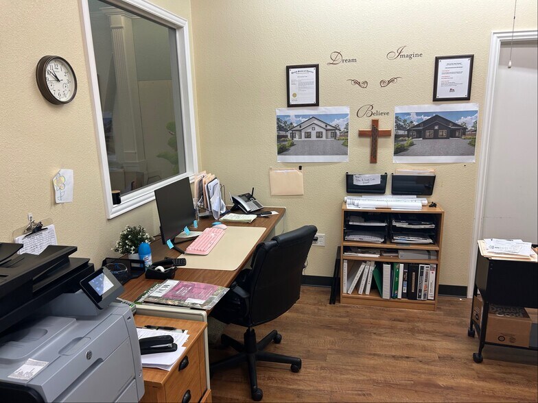 More Photos Of 1109 Dallas Dr, Denton General Retail For Lease